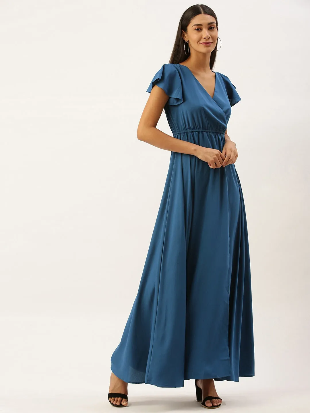 Berrylush Women Solid Blue V-Neckline Maxi Dress