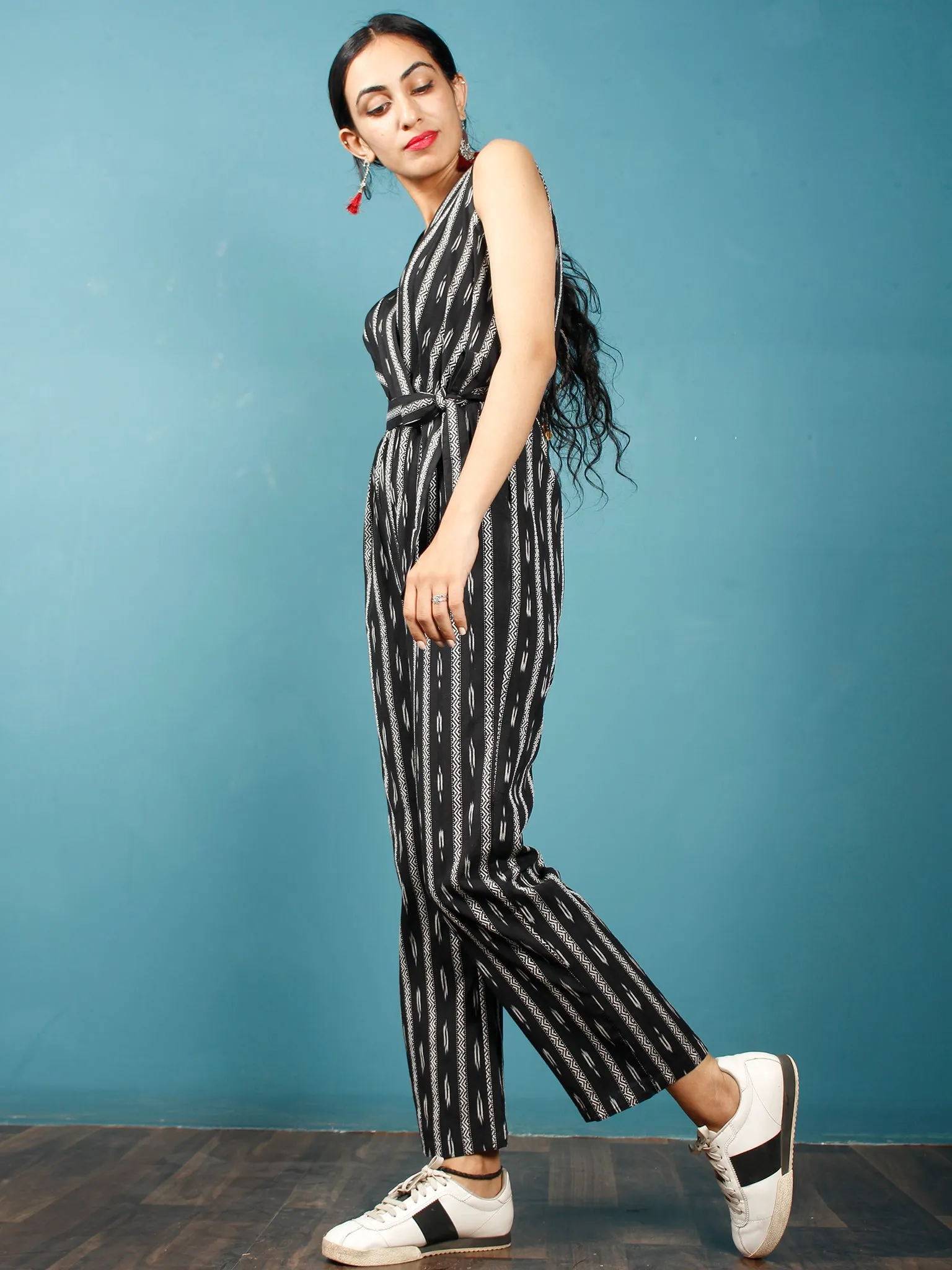 Black White Ikat Handwoven Jumpsuit With Belt And Back Zip - D249F1262